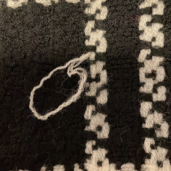 Danier 100% Wool Scarf - Picture 3 of 7